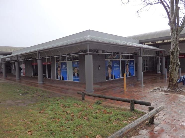 Click to view all images 7 Webber Crescent Calwell ACT 2905 - Image 2