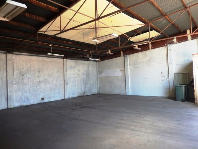 1/103 Harris Street Welshpool WA 6106 - Image 2
