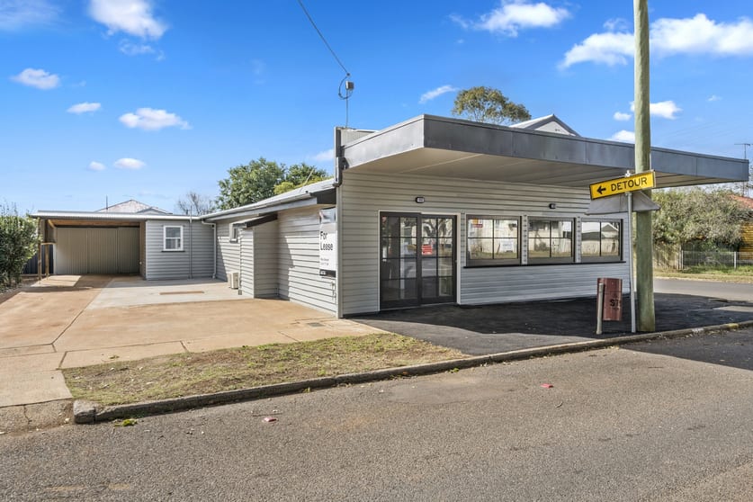 Click to view all images 213 Russell Street Newtown QLD 4350 - Image 1