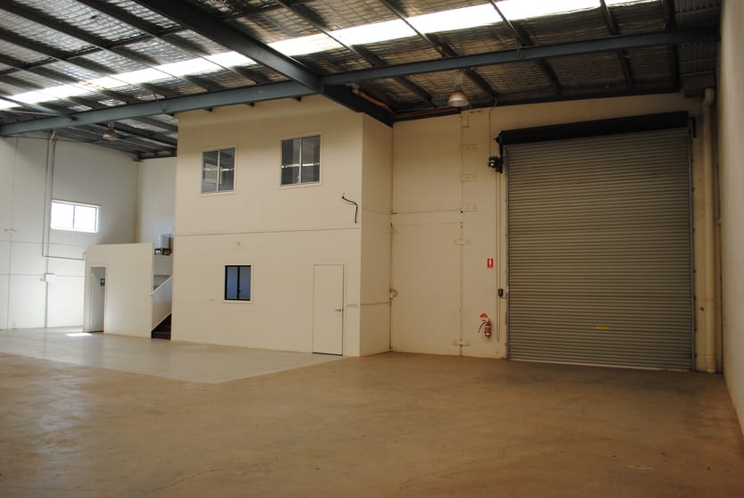 Click to view all images Unit 6/11-15 Gardner Court Wilsonton QLD 4350 - Image 3