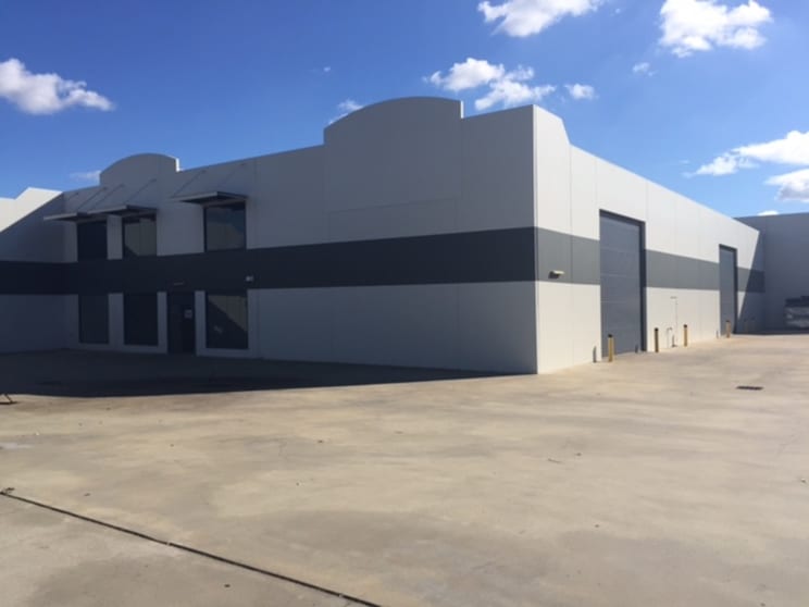 Click to view all images 36 Pilbara Street Welshpool WA 6106 - Image 3