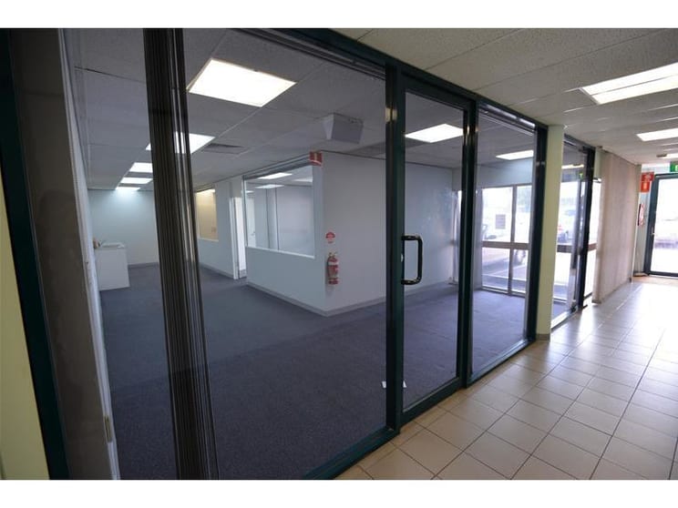 Click to view all images 215 Port Road Hindmarsh SA 5007 - Image 3