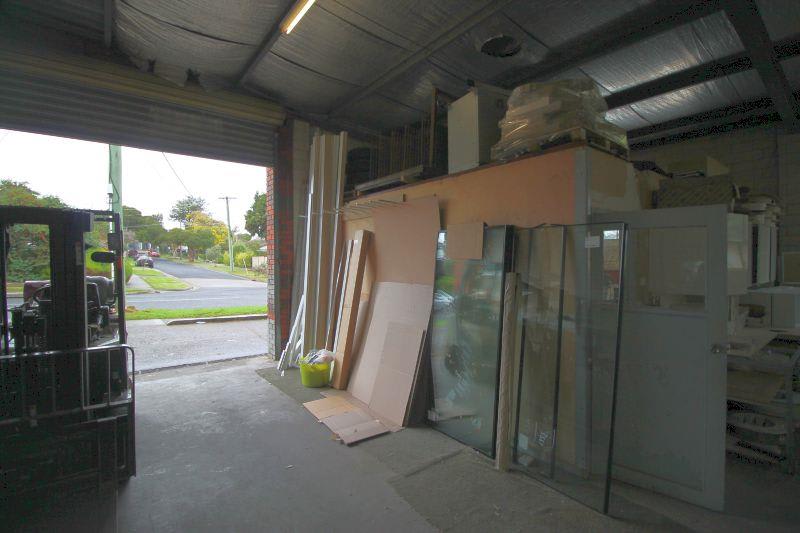 Click to view all images Unit 3/2-4 Alexander Avenue Dandenong VIC 3175 - Image 3
