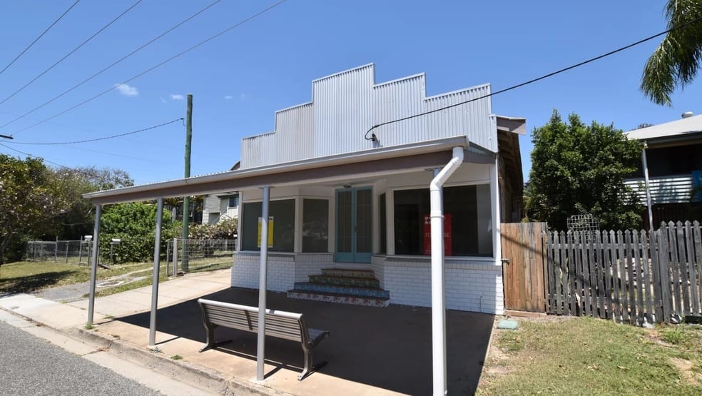 Click to view all images 215 Auckland Street Gladstone Central QLD 4680 - Image 2