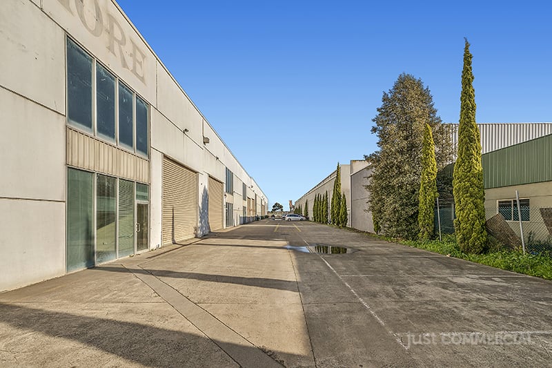 Click to view all images 4/33-35 Chambers Road Altona North VIC 3025 - Image 2