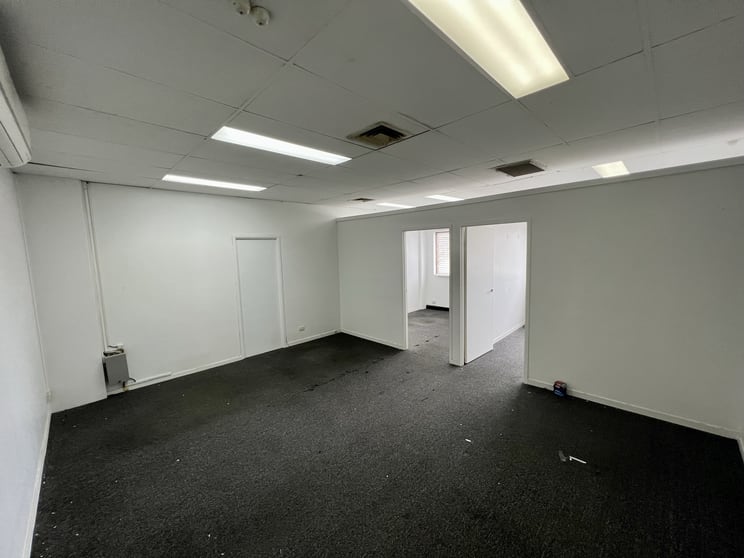Click to view all images Suite 8 / 2172 Gold Coast Highway Miami QLD 4220 - Image 3