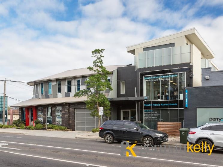 Click to view all images 385 Tooronga Road Hawthorn East VIC 3123 - Image 2