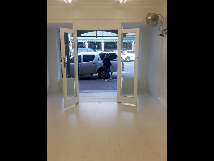 Click to view all images 5/45 Cambridge Parade Manly QLD 4179 - Image 3