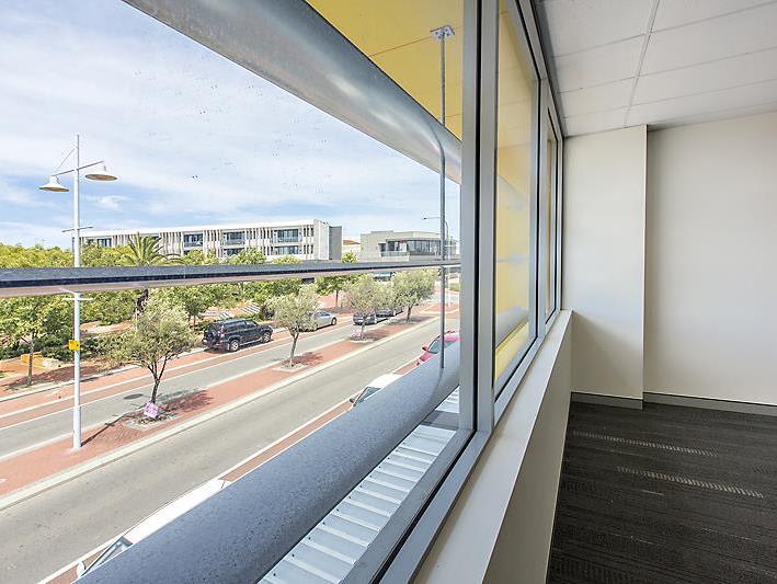 Click to view all images Level One Unit 11/13/61 Ocean Keys Boulevard Clarkson WA 6030 - Image 3