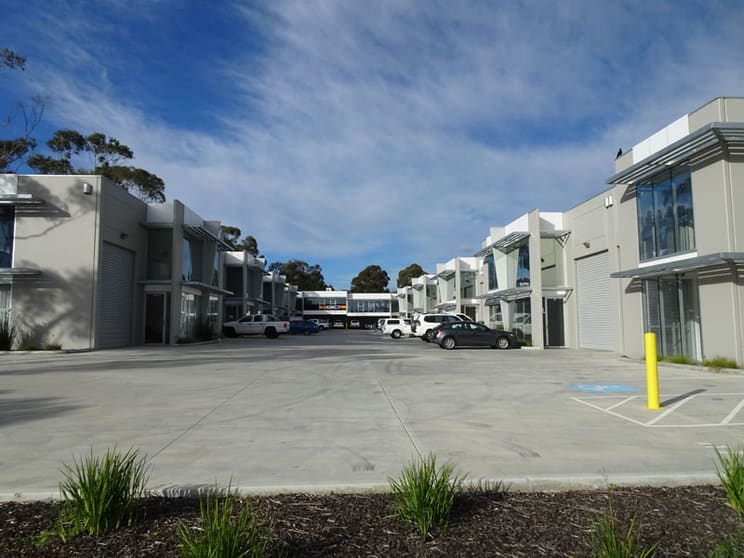 Click to view all images 3 Bonavita Court Chirnside Park VIC 3116 - Image 2