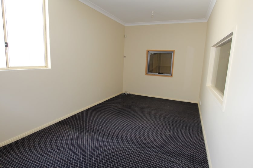 Click to view all images Unit 4/9 Moorlands Road Ingleburn NSW 2565 - Image 3