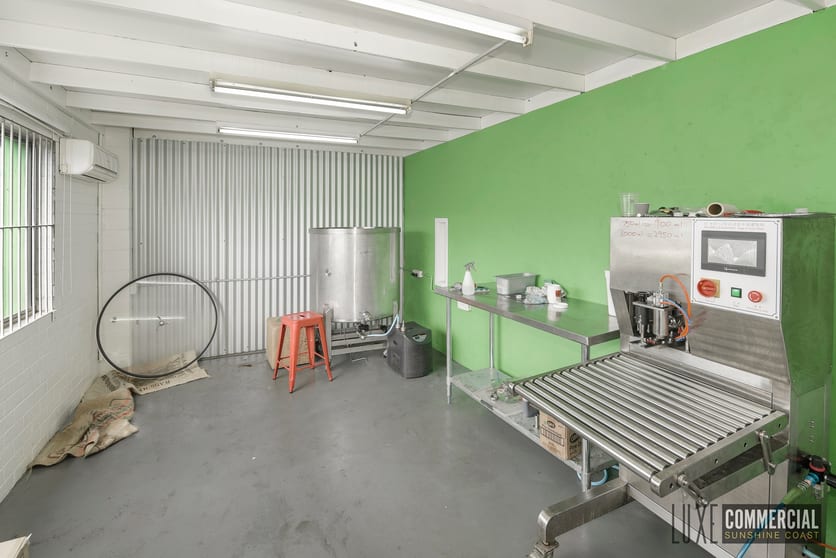 Click to view all images 4 Commerce Avenue Warana QLD 4575 - Image 2