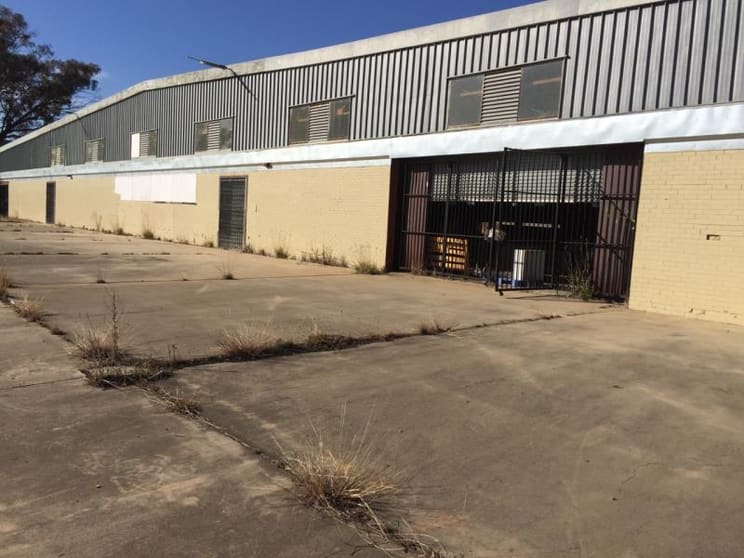 Click to view all images 9-21 Kendall Ave Queanbeyan West NSW 2620 - Image 3