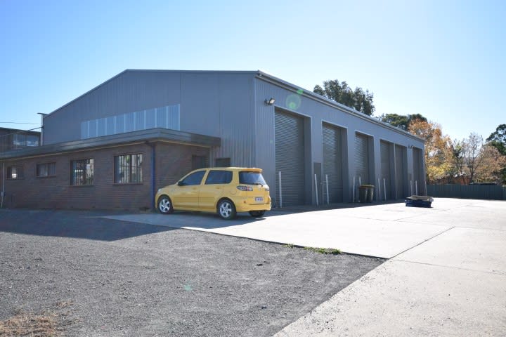 Click to view all images 18b CONCORDE WAY Bomaderry NSW 2541 - Image 3