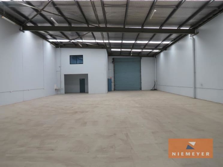 Click to view all images 29 Prince William Drive Seven Hills NSW 2147 - Image 2