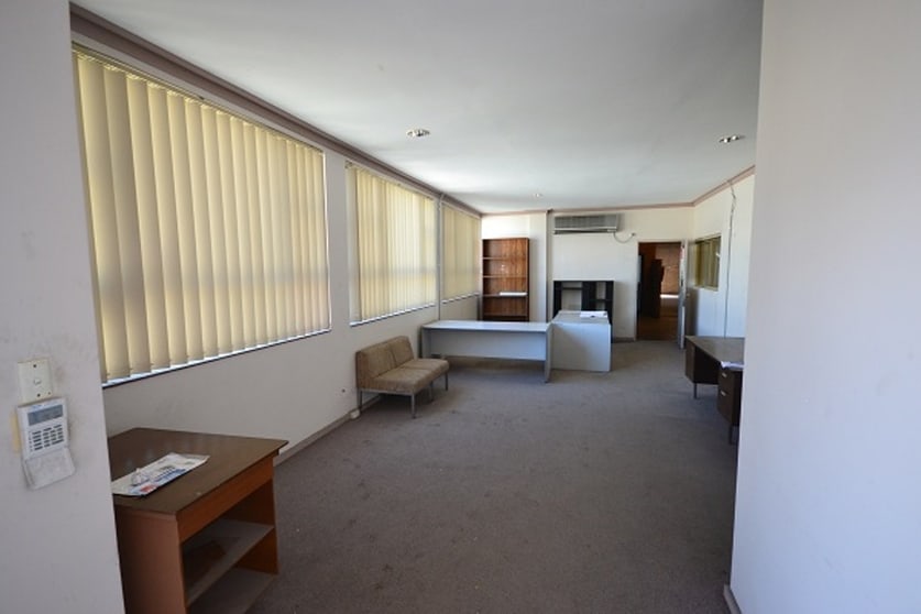 Click to view all images 89 Abernethy Road Belmont WA 6104 - Image 2