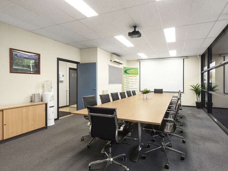 Click to view all images 5/21 Howleys Road Notting Hill VIC 3168 - Image 3