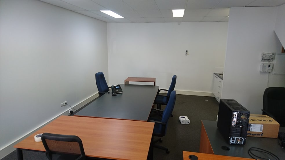 Click to view all images 2a/12 Navigator Place Hendra QLD 4011 - Image 3