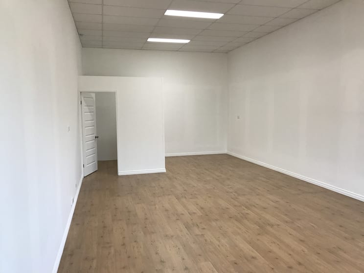 Click to view all images B4/7 Halliburton Avenue Warnbro WA 6169 - Image 2