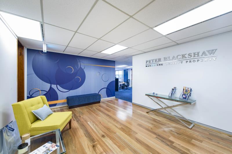 Click to view all images Unit 4 16 Thesiger Court Deakin ACT 2600 - Image 2
