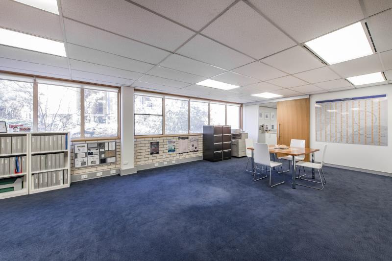 Click to view all images Unit 4 16 Thesiger Court Deakin ACT 2600 - Image 3