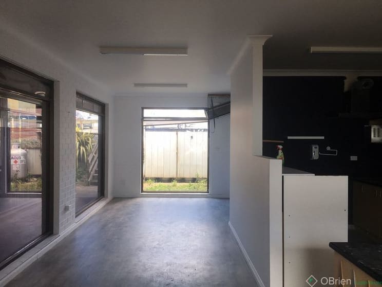 Click to view all images 6/14 The Esplanade Cowes VIC 3922 - Image 3