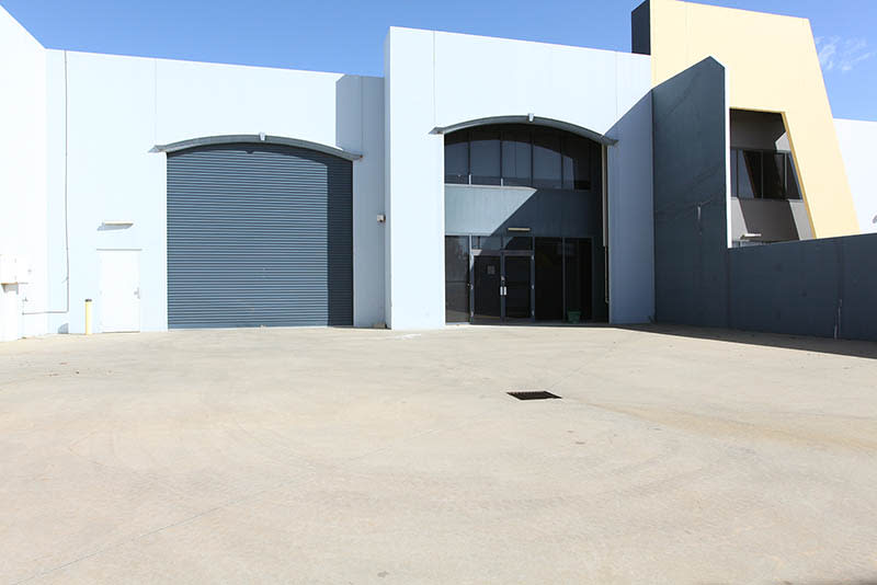 Click to view all images 6 Karratha Street Welshpool WA 6106 - Image 1