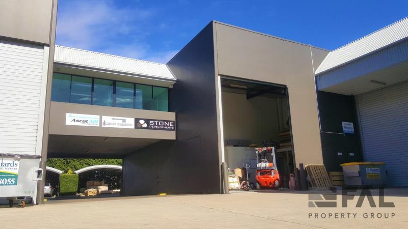 Click to view all images Unit 2/55 Links Avenue Eagle Farm QLD 4009 - Image 2