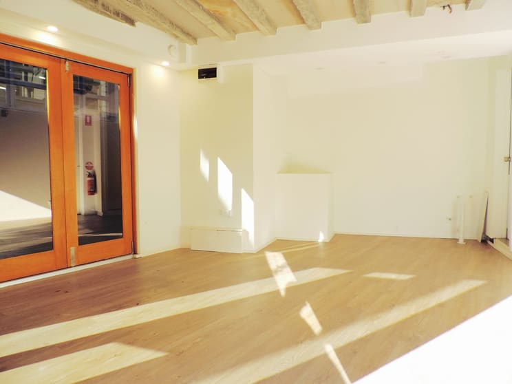 Click to view all images 2 Farnell Street Surry Hills NSW 2010 - Image 3