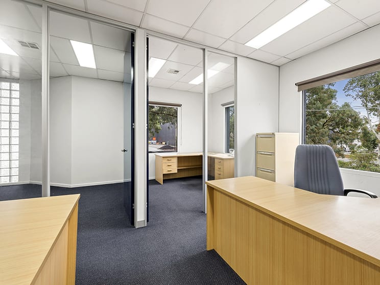 Click to view all images 1/19 Jellico Drive Scoresby VIC 3179 - Image 3