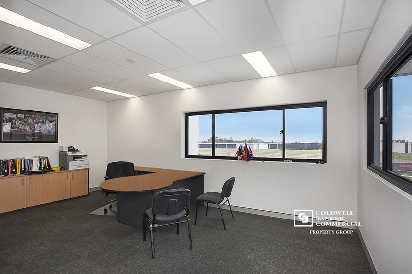 Click to view all images 2/21 Avatonbell Drive Yatala QLD 4207 - Image 3