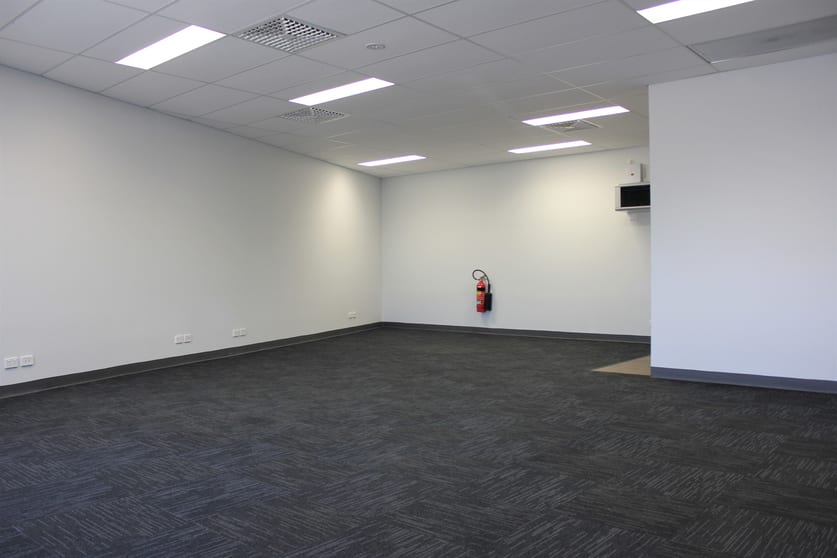 Unit 1/4 Mountain View Kelmscott WA 6111 - Image 2