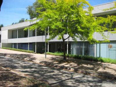 Click to view all images 42 Geils Court Deakin ACT 2600 - Image 2