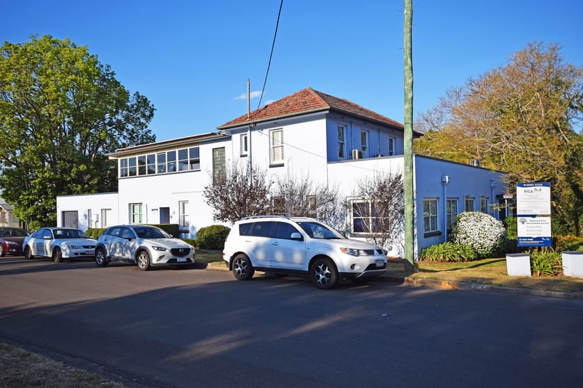 Click to view all images 137 Russell Street - Suite 3 Toowoomba City QLD 4350 - Image 1