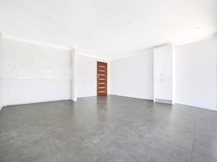 Click to view all images 378 Crown Street Wollongong NSW 2500 - Image 2