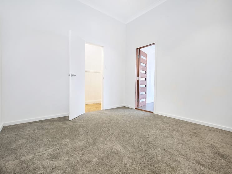 Click to view all images 378 Crown Street Wollongong NSW 2500 - Image 3