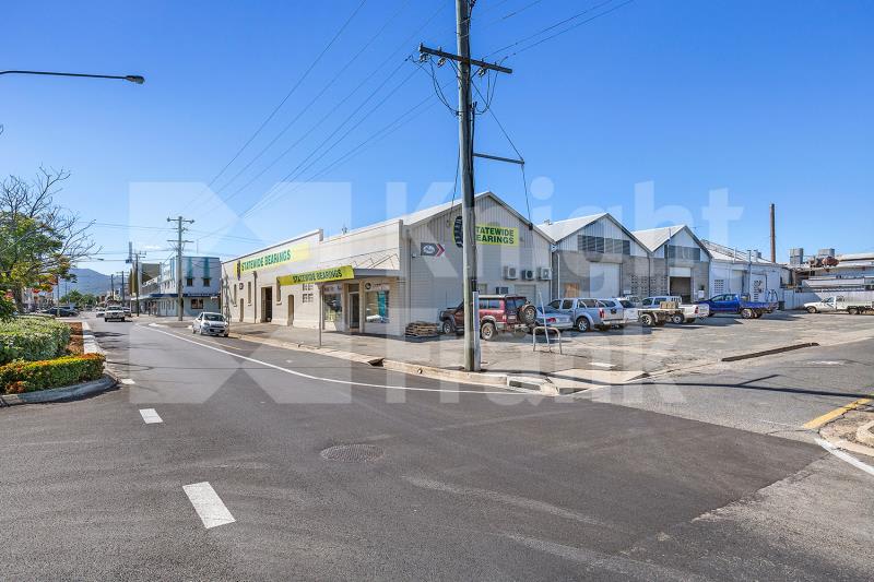Click to view all images 198/198 Denison Street Rockhampton City QLD 4700 - Image 3
