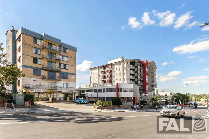 Click to view all images Unit 2/37 Station Road Indooroopilly QLD 4068 - Image 1