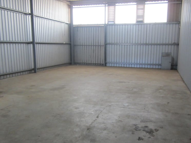 Click to view all images Unit 4/7 Tinga Place Kelmscott WA 6111 - Image 2