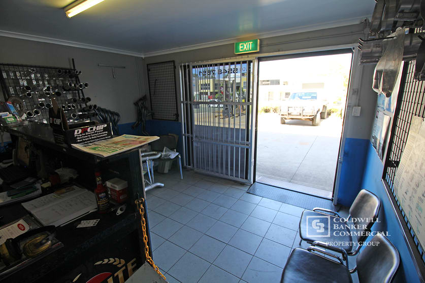 Click to view all images 4/2-6 Paul Court Jimboomba QLD 4280 - Image 2