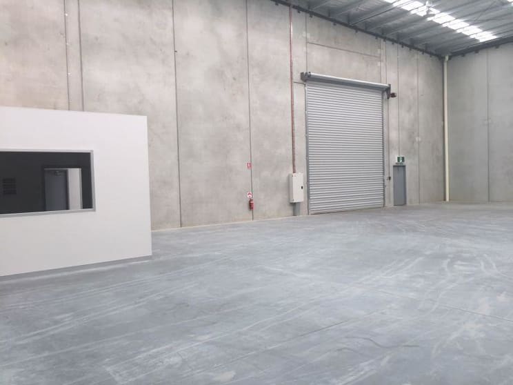 Click to view all images Unit 4/18 Sharnet Circuit Pakenham VIC 3810 - Image 3