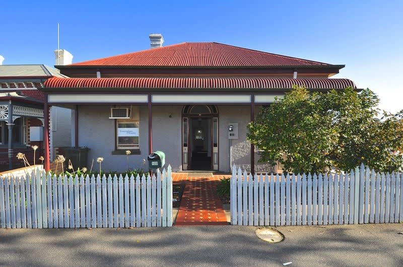 Click to view all images 122 Queen Street Bendigo VIC 3550 - Image 1
