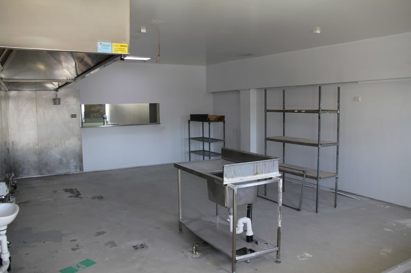Click to view all images 2/8 West St Burleigh Heads QLD 4220 - Image 3