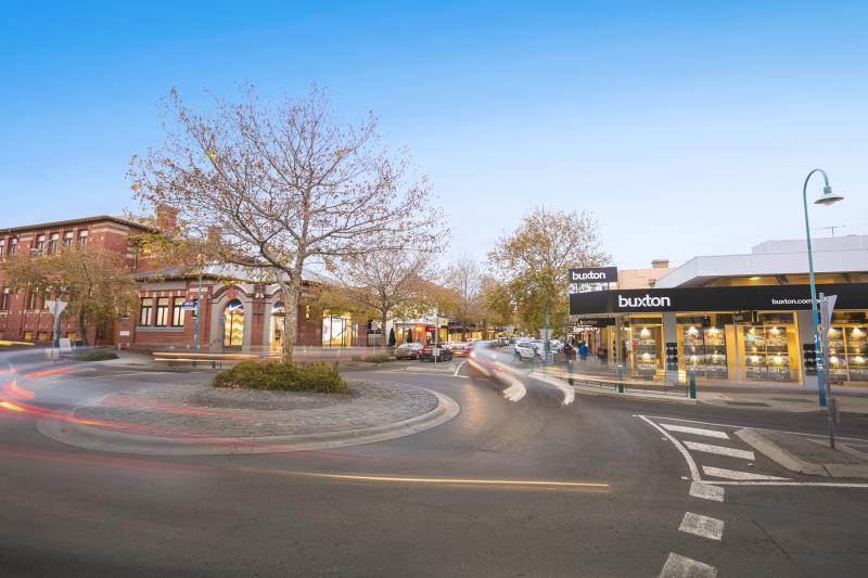 Click to view all images 83 Church Street Brighton VIC 3186 - Image 3