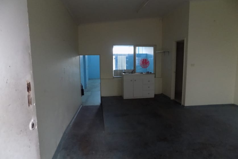 Click to view all images 9 Chapel Road Moorabbin VIC 3189 - Image 3