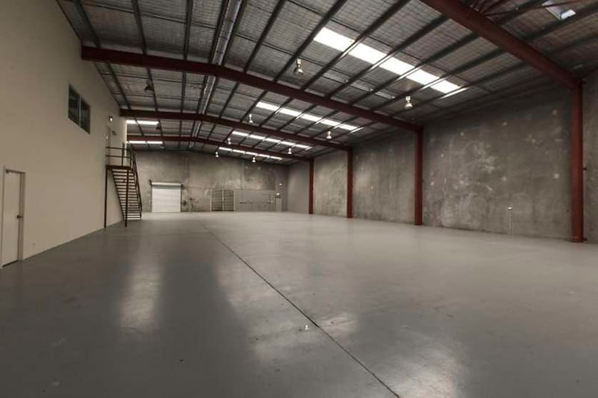 Click to view all images 2/150 Vulcan Road Canning Vale WA 6155 - Image 2