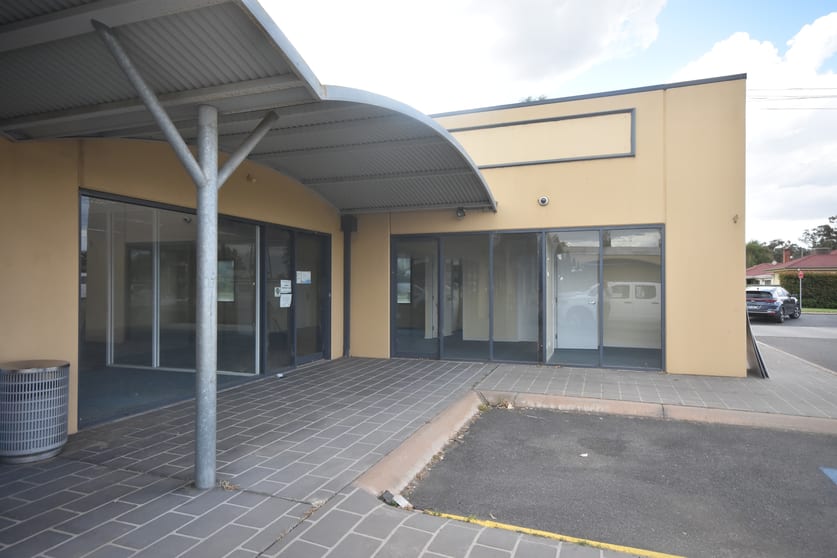 Click to view all images 8 & 9/82-86 Urana Road Jindera NSW 2642 - Image 2