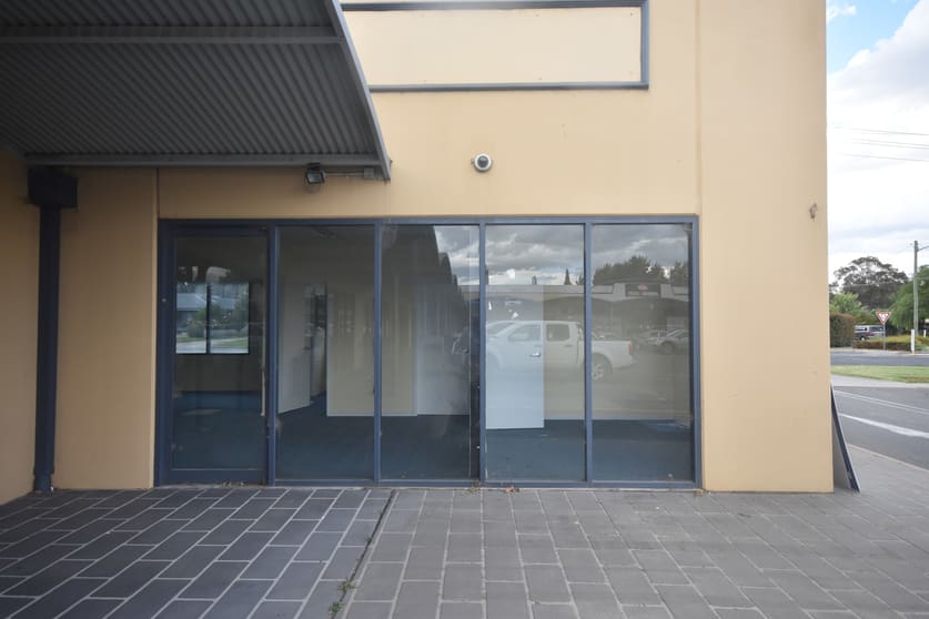 Click to view all images 8 & 9/82-86 Urana Road Jindera NSW 2642 - Image 3
