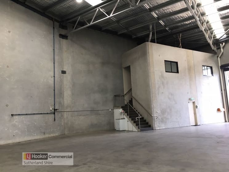 Click to view all images 3/8 Adventure Place Caringbah NSW 2229 - Image 3