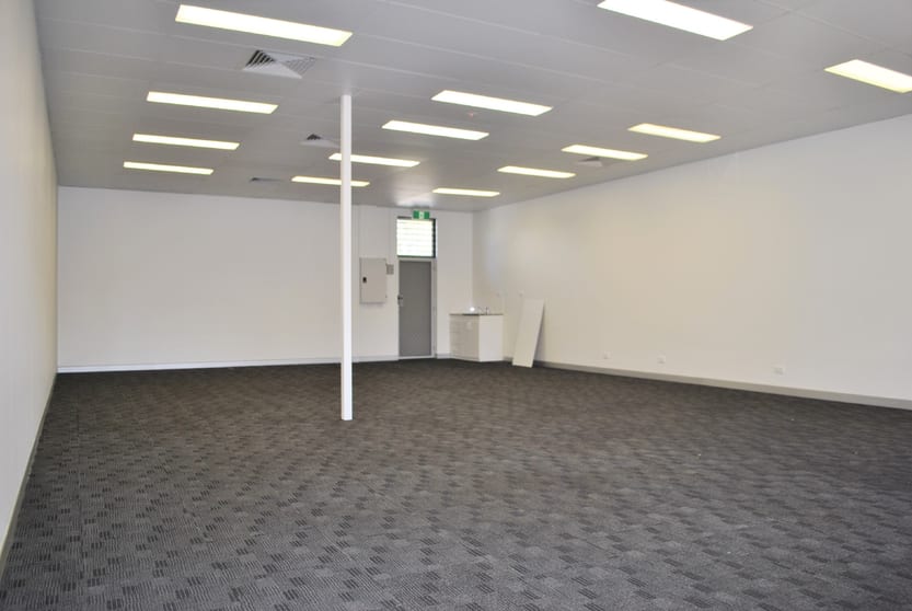 Click to view all images Shop 10/3-15 Dennis Rd Springwood QLD 4127 - Image 2